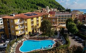 Hotel Bisesti Garda